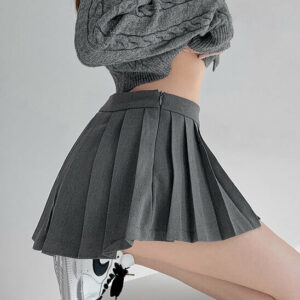 Spicy mini pleated skirt
